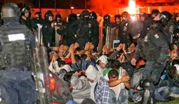 Riña en cárcel de México deja 52 presos muertos y 12 heridos