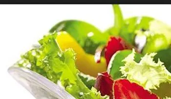  Ensalada Waldrof aderezada con cardamomo y miel 