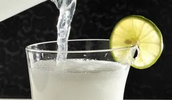 Limonada de lavanda para el dolor de cabeza y la ansiedad