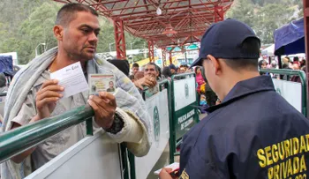 Ecuador exigirá pasaporte a venezolanos a partir de este sábado