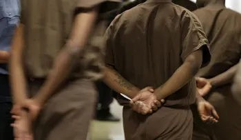 NY: Impera violencia en cárceles juveniles 