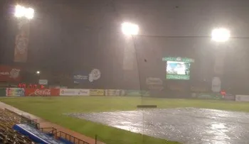 Juego entre Escogido y Licey suspendido por lluvia  