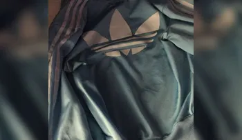 ¿De qué color ves esta chaqueta?