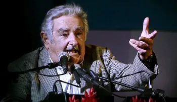 Mujica: La gran sociedad de consumo es la culpable de la reacción negativa a los refugiados