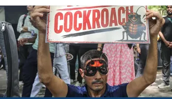 Partido de las Cucarachas realiza su primera protesta en India