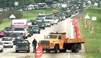 Esto es lo que provoca furia del huracán Irma en la Florida:  Autopista colapsan por éxodo masivo 