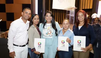 Ministerio Juventud entrega 500 becas universitarias de convocatoria Fomento de Arte