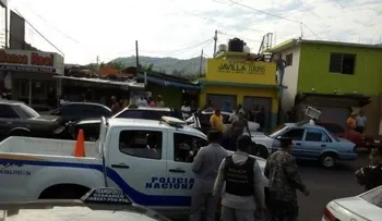 Dispersan a bombazos protesta por construcción de carretera