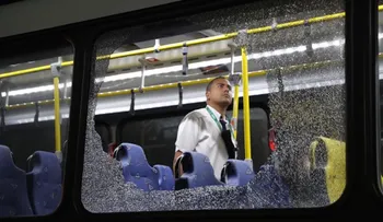 Dos heridos tras ataque a un bus de periodistas de Río 2016