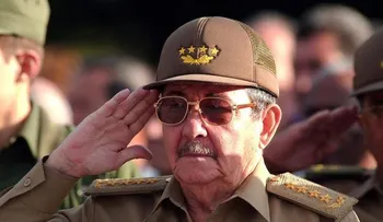 Raúl Castro insta a prepararse para los "peores escenarios" frente a EEUU