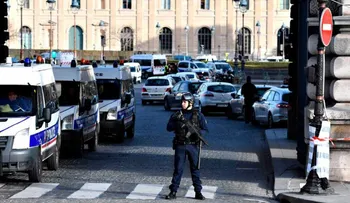 El sospechoso del Louvre  es egipcio y dijo en un tuit que "no hay paz en la guerra"
