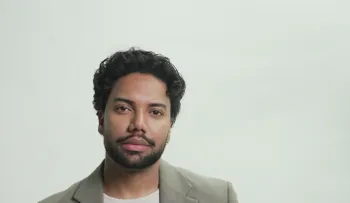 Edwin Dormoy aborda los riesgos de la exposición en redes sociales con "Influencer y Narco"