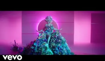 Katty Perry anuncia que está embarazada en su nuevo videoclip
