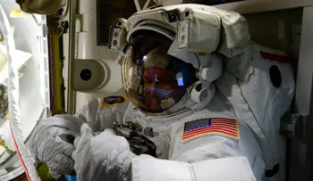 La NASA transmite la caminata espacial de dos astronautas