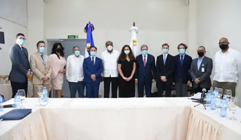Ministro de Energía y Minas explica a empresarios españoles interés del país en atraer inversiones extranjeras