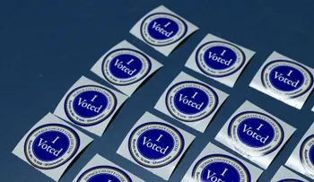 Más de 690.000 estadounidenses ya votaron anticipadamente en 29 estados