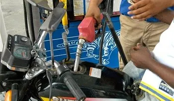 Bajan RD$2.20 y RD$3.00 a gasolinas; RD$3.30 y RD$3.20 al gasoil