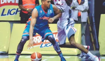 Plaza logra su primer triunfo en Santiago