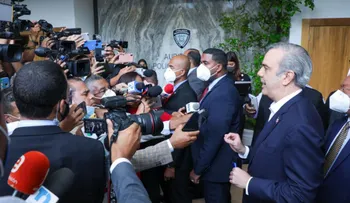 Gobierno y municipalidad acuerdan extender a nivel nacional el plan Mi País Seguro; Abinader pide apoyar desarme