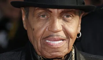 Joe Jackson seguirá hospitalizado en Brasil por algún tiempo 