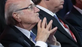 Blatter no renunciará de la FIFA pese a reclamo de patrocinadores