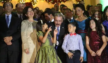 Danilo, Primera Dama y Margarita dejan iniciada la Navidad en el Palacio Nacional