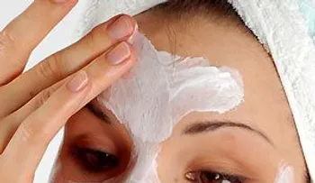 Ingredientes para una mascarilla contra el acné 