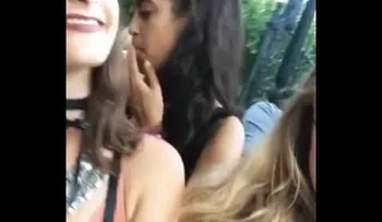 Obama: una de sus hijas captada fumando...dicen que marihuana (VIDEO)