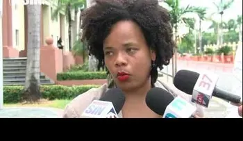 Creen Ministra arregla historia: niega no diera beca a politóloga por tener pelo crespo