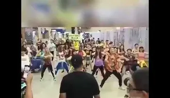 Dura...Dura...Dura... Daddy Yankee fue sorprendido en China