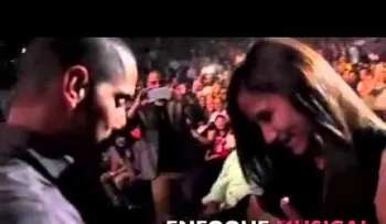 Una inusual propuesta de matrimonio a su novia (Video)
