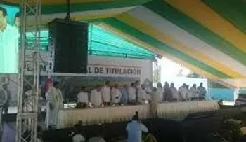 Danilo Medina entrega 1652 títulos definitivos a productores de Azua y San Juan