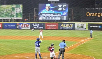 Licey y Escogido también chocan fuera del terreno