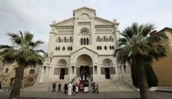 Condenan a sacristán de la catedral de Mónaco por robar unos 3,000 euros de la ofrenda