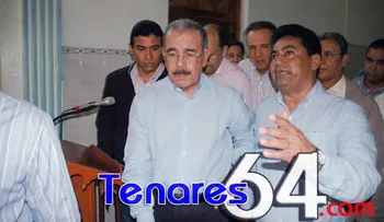 Presidente Medina visita productores de cacao en Villa Tapia