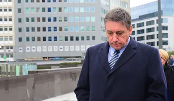 Ministro del Interior de Bélgica ofrece presentar su renuncia tras atentados en Bruselas