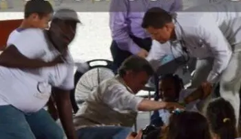 Presidente de Colombia se cae de una bicicleta