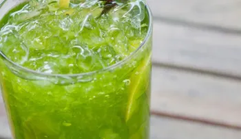 4 beneficios del agua con limón que no sabías y te harán adicto