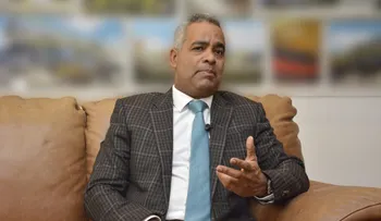 Ministro Joel Santos recomienda a Botello deponer protestas callejeras para reclamar 30% de las AFP 