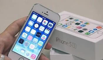 Una pareja vende a su hija por la web a cambio de un iPhone y par de zapatos