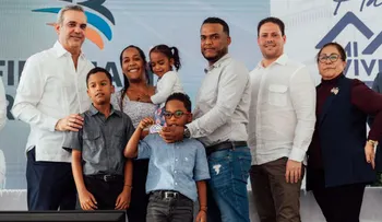 Presidente Abinader entrega 40 nuevos apartamentos en "Mi Vivienda La Barranquita Santiago"