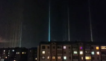 Una ciudad de Rusia es sorprendida por un insólito fenómeno multicolor