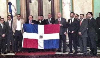 Danilo Medina recibe a los Leones, campeones del torneo de béisbol