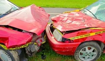 ¿Los autos rojos imanes para accidentes?