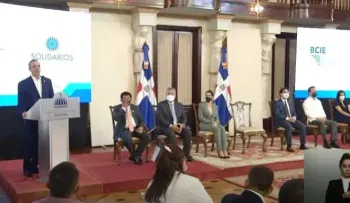 Presidente Abinader afirma que el 98% del tejido empresarial es representado por microempresas
