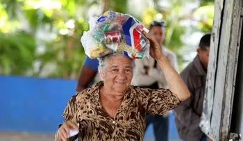 Despacho Primera Dama entrega miles de raciones alimenticias a familias pobres