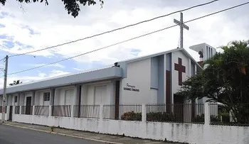 Feligresa se enfrenta a sacerdote en plena misa en Fantino