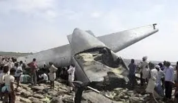 Mueren 5 personas en la India: Se estrella avión Fuerza Aérea