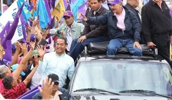 Danilo Medina encabeza marcha-caravana por todo Cibao Central