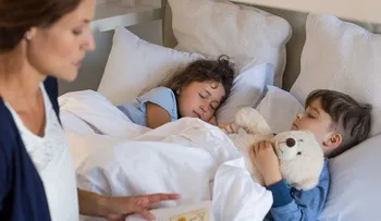 Los niños maltratados suelen orinarse en la cama y ser irritable